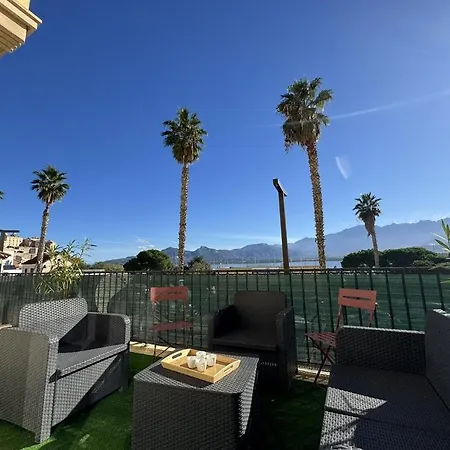 아파트 A Pied : Terrasse Vue Mer, 2 Chambres, Parking Prive 칼비